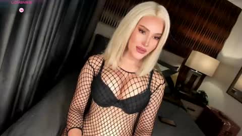 Natasha online show from 04/25/26, 03:31