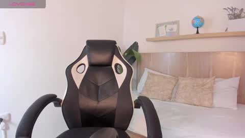 Snapshot of natasha_420 chatting on 12/28/24, 05:02 N A T A S H A online show from 12/28/24, 05:02