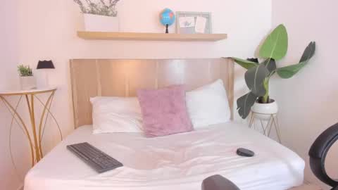 Snapshot of natasha_420 chatting on 01/05/25, 08:22 N A T A S H A online show from 01/05/25, 08:22