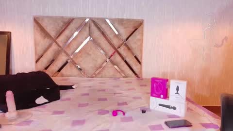 Natasha online show from 02/15/26, 09:44