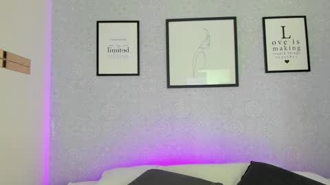  Natasha  online show from 11/26/25, 12:39