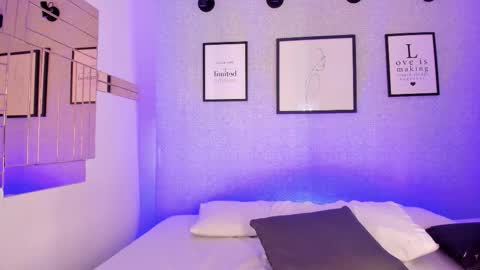 Snapshot of natasha_harpper chatting on 12/19/25, 12:34 Natasha online show from 12/19/25, 12:34