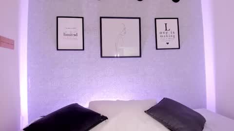 Snapshot of natasha_harpper chatting on 12/22/25, 11:07 Natasha online show from 12/22/25, 11:07