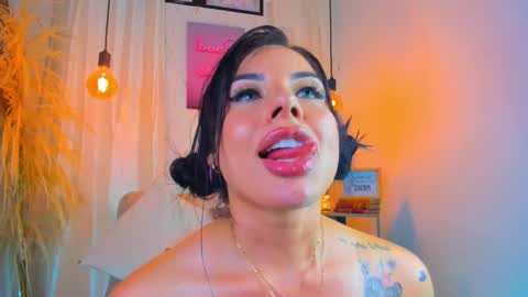 Snapshot of natasha_hartaman chatting on 03/09/25, 11:46       online show from 03/09/25, 11:46