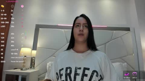 natasha kiim online show from 11/17/25, 12:49