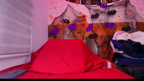 Natasha online show from 10/18/25, 07:14