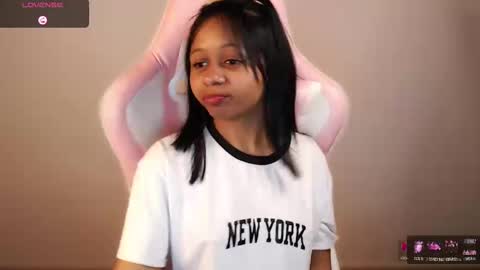 Snapshot of natasha_mh chatting on 02/19/25, 12:03 Nati online show from 02/19/25, 12:03