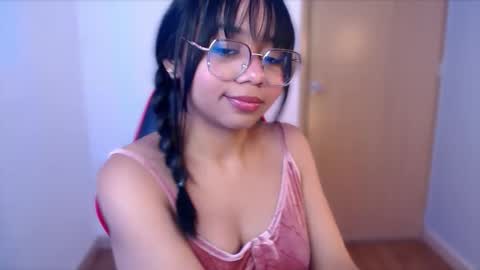 Snapshot of natasha_mh chatting on 11/13/25, 09:14 Nati online show from 11/13/25, 09:14