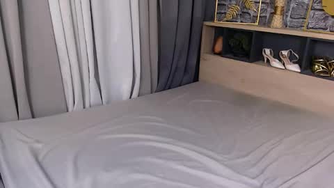 natasha_santiago5 online show from 11/23/25, 04:40