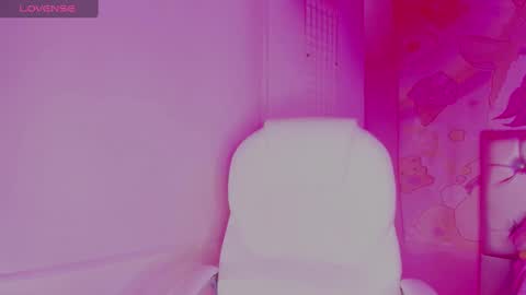 Snapshot of natasha_smith_ws chatting on 12/11/24, 01:05 Natasha online show from 12/11/24, 01:05