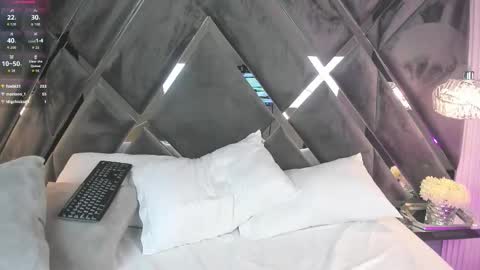 NatashaLondon  online show from 12/13/25, 07:53