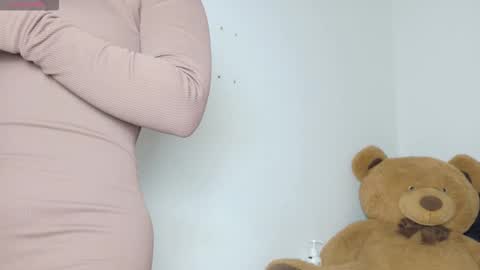 Snapshot of natashaparker__ chatting on 11/11/25, 09:26 Natasha online show from 11/11/25, 09:26