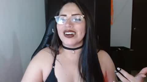 Snapshot of natashasmithe chatting on 10/19/25, 01:17 Natasha Smithe online show from 10/19/25, 01:17