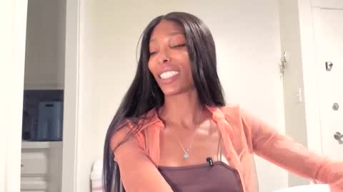 Natassia Dreams online show from 02/10/26, 02:15