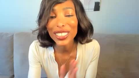 Snapshot of natassiadreamsxxx chatting on 05/08/26, 11:43 Natassia Dreams online show from 05/08/26, 11:43
