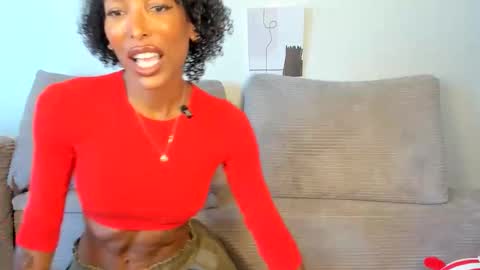 Snapshot of natassiadreamsxxx chatting on 05/12/26, 12:41 Natassia Dreams online show from 05/12/26, 12:41