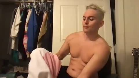 natetheexplorer online show from 11/01/25, 05:42