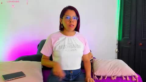 Snapshot of nath_redrex chatting on 09/23/25, 12:02 Nath online show from 09/23/25, 12:02