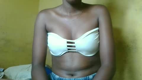 nathalia069 online show from 02/04/26, 07:03