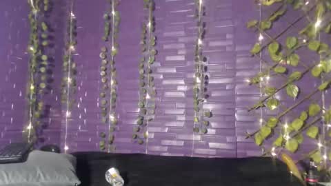 Nathalia Roos rs online show from 11/23/25, 02:00