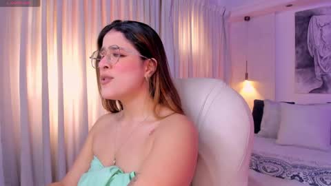 NATHALIE online show from 04/01/26, 01:41