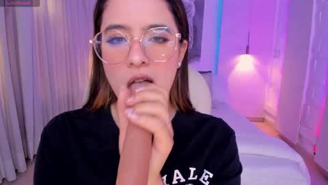 NATHALIE online show from 04/23/26, 12:29