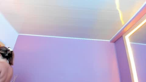 nathalie rossel online show from 04/17/26, 07:06