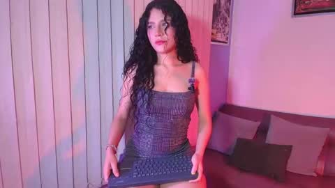 Snapshot of nathaly_evans18 chatting on 03/17/26, 05:22 nathaly_evans18 online show from 03/17/26, 05:22