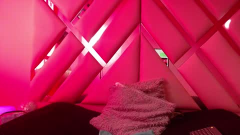 Snapshot of nathaly_low chatting on 01/12/25, 12:23 nathaly low online show from 01/12/25, 12:23