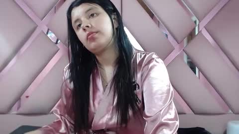 Snapshot of nathaly_low chatting on 02/11/25, 10:15 nathaly low online show from 02/11/25, 10:15