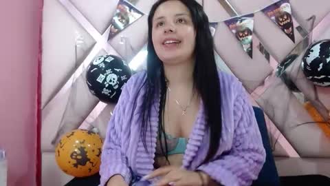 Snapshot of nathaly_low chatting on 10/17/25, 03:10 nathaly low online show from 10/17/25, 03:10