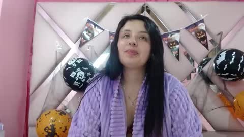 Snapshot of nathaly_low chatting on 10/18/25, 03:20 nathaly low online show from 10/18/25, 03:20