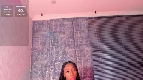 Snapshot of nathalyleen chatting on 10/13/25, 08:31 online show from 10/13/25, 08:31