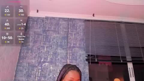 Snapshot of nathalyleen chatting on 11/13/25, 08:52 online show from 11/13/25, 08:52