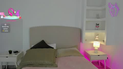 Snapshot of nathalyn05 chatting on 09/21/25, 10:39 NATHALY online show from 09/21/25, 10:39