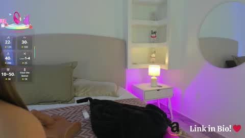 Snapshot of nathalyn05 chatting on 10/15/25, 10:37 NATHALY online show from 10/15/25, 10:37