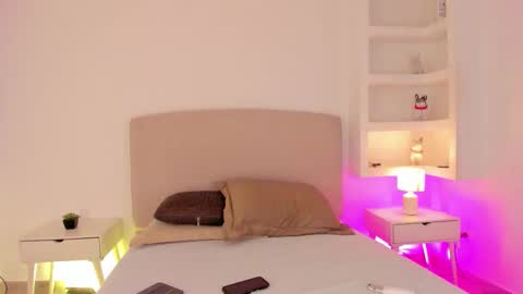 Snapshot of nathalyn05 chatting on 11/19/25, 10:37 NATHALY online show from 11/19/25, 10:37