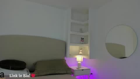 Snapshot of nathalyn05 chatting on 11/28/25, 10:40 NATHALY online show from 11/28/25, 10:40