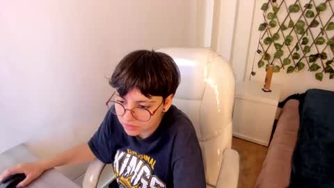 Snapshot of nathalyy_ds chatting on 11/12/25, 07:46 nathalyy_ds online show from 11/12/25, 07:46