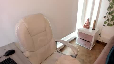 Snapshot of nathalyy_ds chatting on 11/22/25, 08:41 nathalyy_ds online show from 11/22/25, 08:41