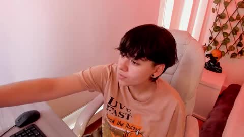 Snapshot of nathalyy_ds chatting on 12/15/25, 08:24 nathalyy_ds online show from 12/15/25, 08:24