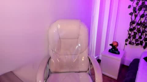 nathalyy_ds online show from 02/10/26, 07:18