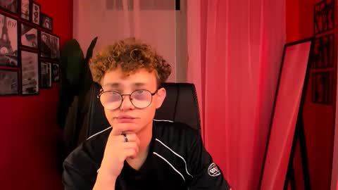 Snapshot of nathan_curl chatting on 11/07/25, 10:48 Nathan online show from 11/07/25, 10:48