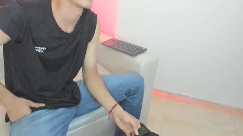 Snapshot of nathan_shimmer chatting on 09/30/25, 08:47 nathan_shimmer online show from 09/30/25, 08:47