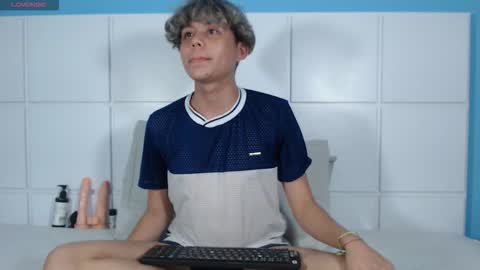 Snapshot of nathanbell1 chatting on 09/16/25, 05:19 nathanbell1 online show from 09/16/25, 05:19