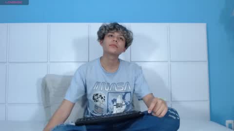 Snapshot of nathanbell1 chatting on 09/18/25, 04:58 nathanbell1 online show from 09/18/25, 04:58