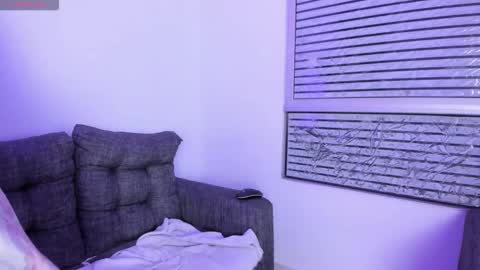 Nathilie steele online show from 10/15/25, 11:05