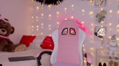 Snapshot of nathy_rosales chatting on 12/16/25, 06:29 nathy_rosales online show from 12/16/25, 06:29