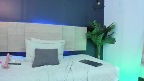 nathy_ross online show from 02/24/25, 02:08