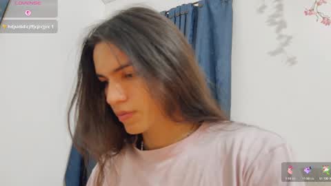 Snapshot of nati_sm chatting on 10/14/25, 01:17 Nati online show from 10/14/25, 01:17